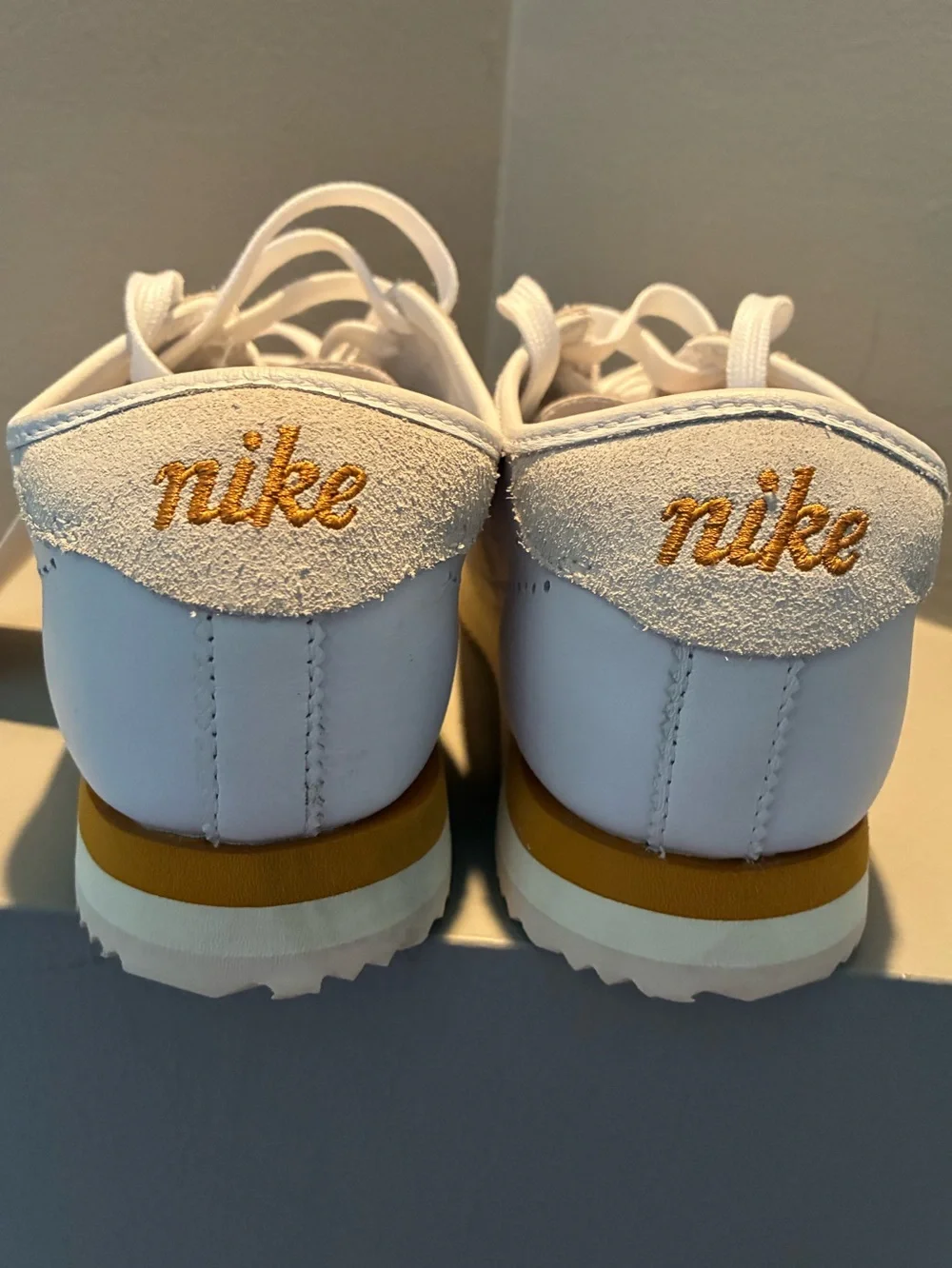 NIKE CORTEZ Leather - size 9
